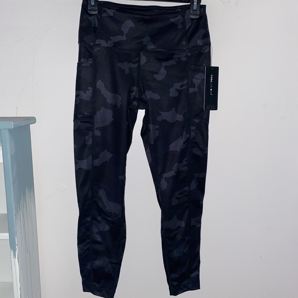 Yogalicious Lux camo leggings - new with tags!